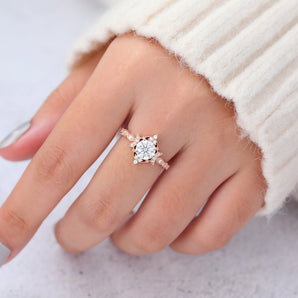 Elise-0.90 Carats Round Moissanite Vintage Engagement Ring