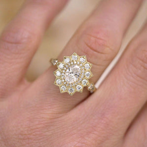 0.75 CT Oval Shape Moissanite Sunflower Engagement Ring